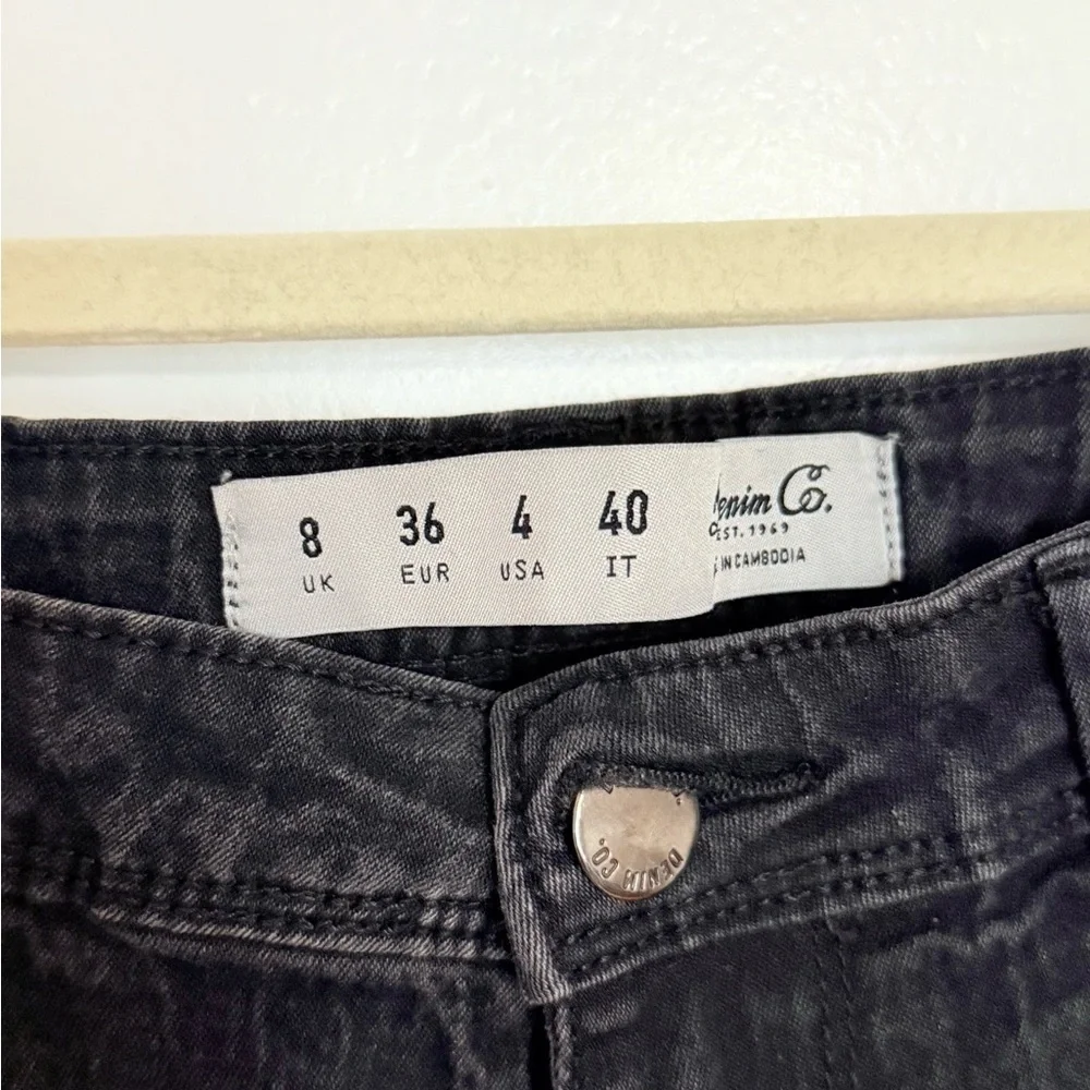 Black Jeans - Picture 3 of 3